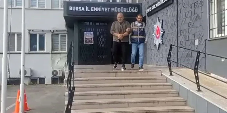 9 yıl cezası bulunan şahıs kızına ziyarete gelince yakalandı