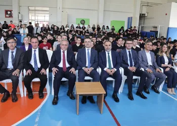 ‘100 Okul 100 Akademisyen Projesi’nin ilki gerçekleşti