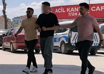 Alacak-verecek kavgasında 2 kişiyi vuran şüpheli yakalandı