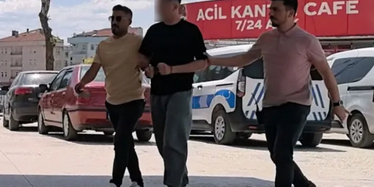 Alacak-verecek kavgasında 2 kişiyi vuran şüpheli yakalandı