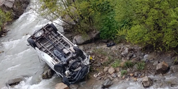 Yüksekova Doski Vadisinde feci kaza: 2 ölü, 3 yaralı