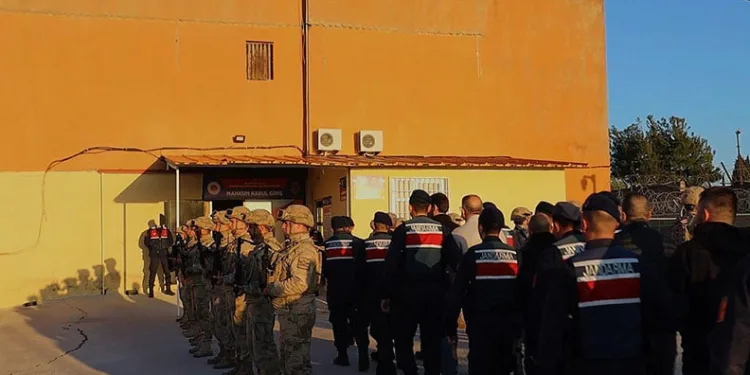 Çanakkale merkezli 3 ilde tefeci operasyonuna 7 tutuklama