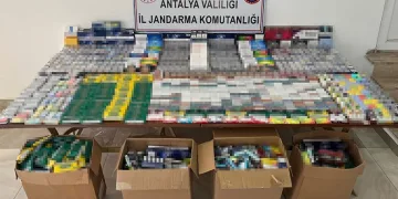 İki işletmeye kaçak elektronik sigara operasyonu