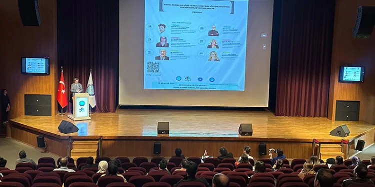 50. yılda 50 katılımcı ile akademik buluşma