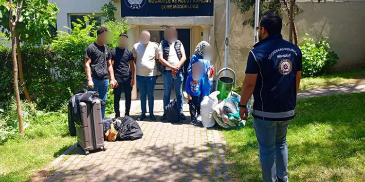 Bursa’da yabancıları kaçak taşıyan organizatör yakalandı