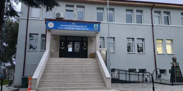 “Askerim” diyen dolandırıcıya altınlarını verdi