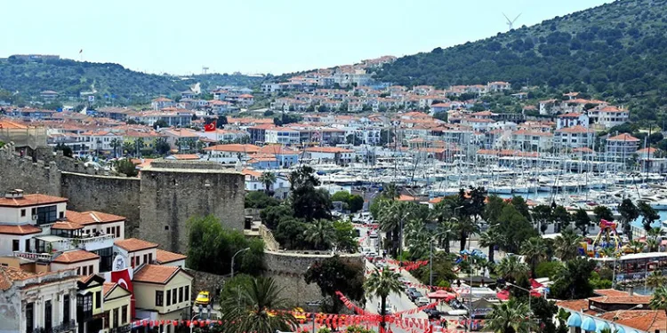 Çeşme, bayramda 1 milyon kişi bekliyor