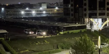 Belediyeye ait otobüsü çalmaya çalışan hırsızlar suçüstü yakalandı