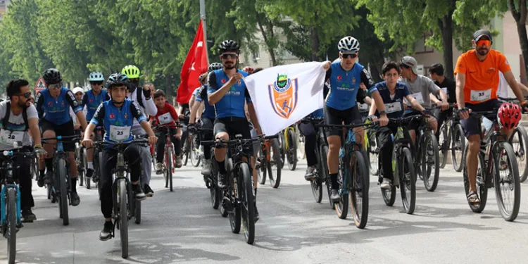 İnegöl’de pedallar temiz gelecek için döndü