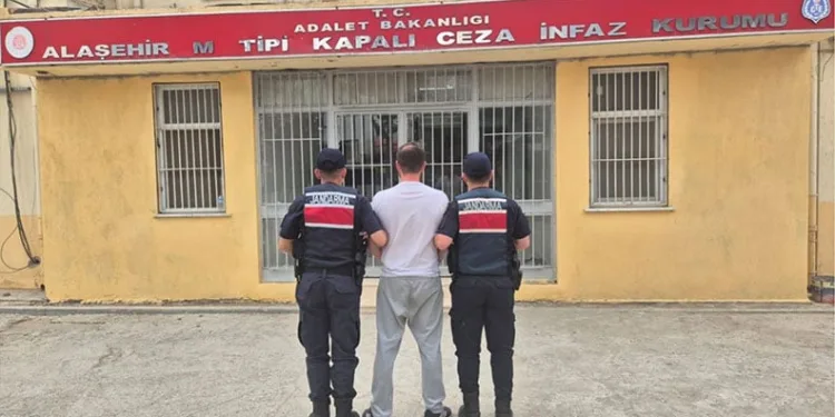 Manisa’da aranan şahıs jandarma operasyonuyla yakalandı