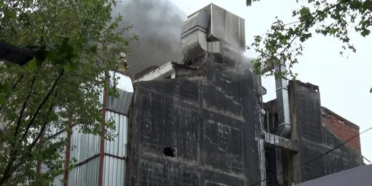 Şişli’de 5 katlı boş binada yangın