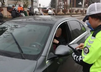 Bursa’da kural tanımayan sürücülere ceza yağdı