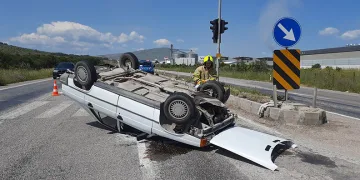 Gönen’de trafik kazası: Takla atan araçta 2 kişi yaralandı