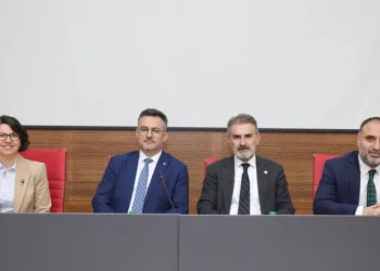 Rektör Çağlar’dan öğrencilere yurt müjdesi
