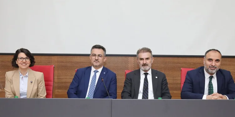 Rektör Çağlar’dan öğrencilere yurt müjdesi