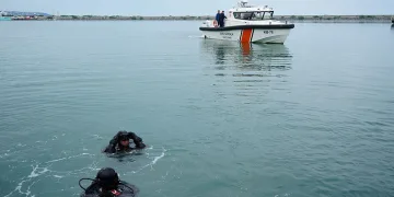 Denizden çıkan atıklar minikleri de şaşırttı