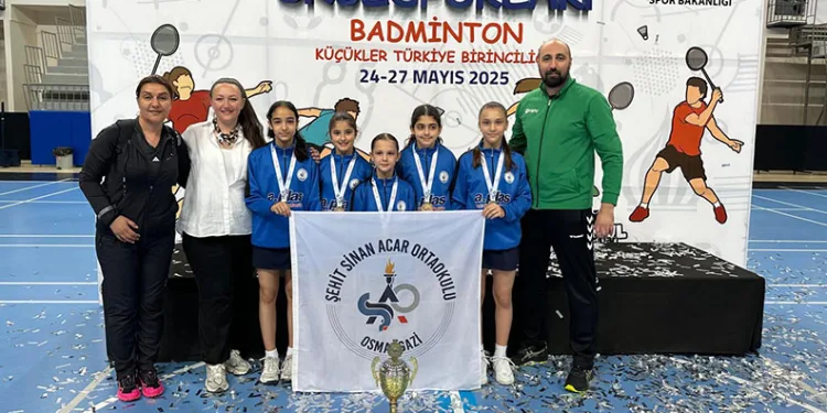 Osmangazili badmintonculardan namağlup şampiyonluk