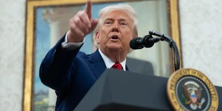 Trump, Ukrayna’da barış için Putin ve Zelenskiy ile üçlü görüşmeye hazır