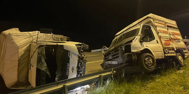 Kars’ta iki kamyonet çarpıştı: 3 yaralı