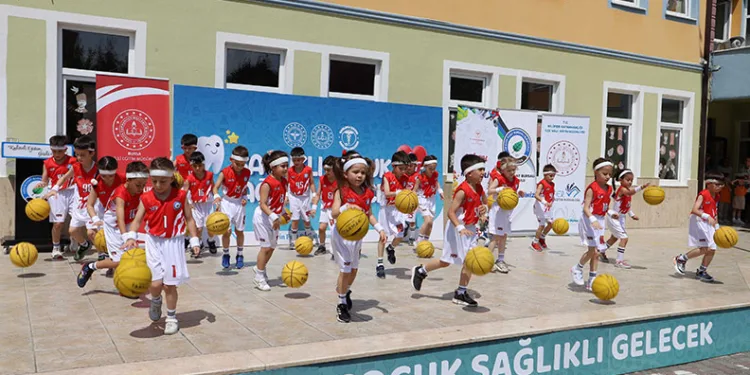 “Sağlıklı Çocuk, Sağlıklı Gelecek” Programı Bursa’da Başladı