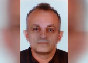 Eşinin sevgilisini bıçaklayarak öldürdü