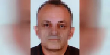 Eşinin sevgilisini bıçaklayarak öldürdü