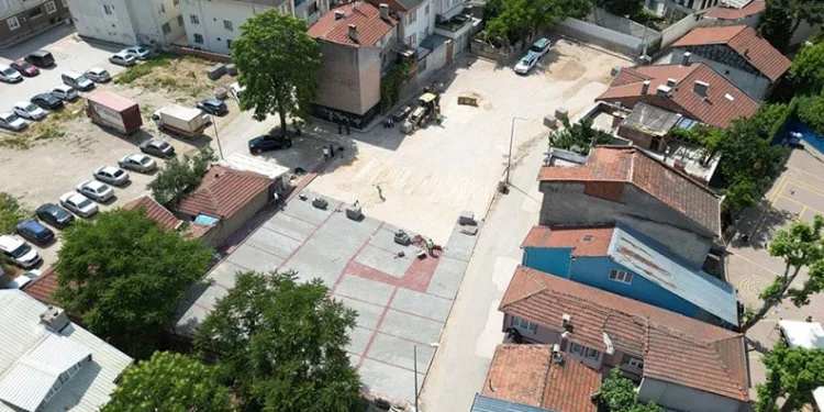 İnegöl Belediyesi’nden ücretsiz otopark alanı