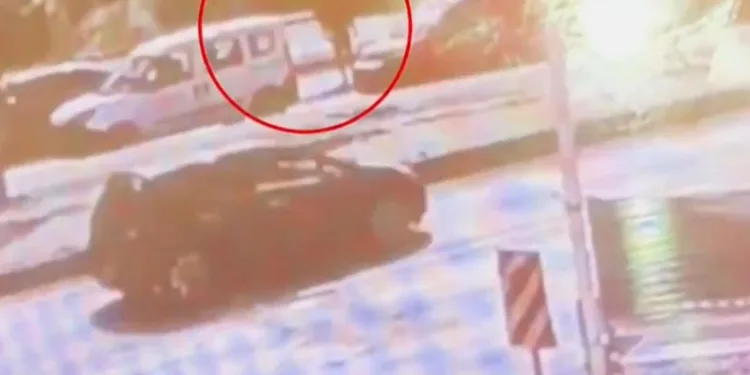 3 kişinin hayatını kaybettiği silahlı saldırı kamerada