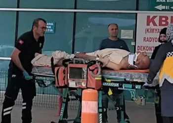 Motosiklet ile bisiklet çarpıştı; 1’i ağır 3 yaralı