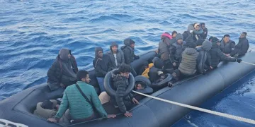 Didim’de 42 düzensiz göçmen kurtarıldı