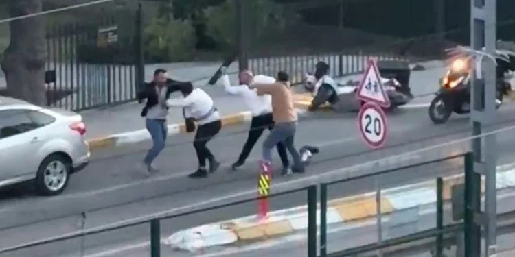 Pendik’te yol verme kavgası