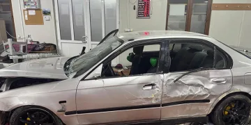 Alkollü sürücü camiye daldı: 1 yaralı
