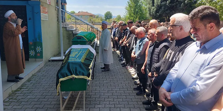Motosiklet kazasında hayatını kaybeden genç son yolculuğuna uğurlandı