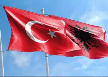 “Deniz Gezmiş’in durduğu yerde durmaya devam ediyoruz”
