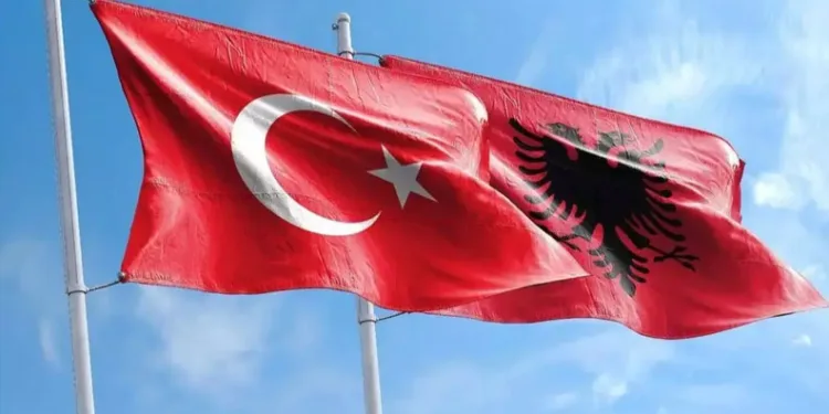 “Deniz Gezmiş’in durduğu yerde durmaya devam ediyoruz”