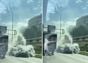 Bursa’da arıza yapan araç trafiği dumana kattı
