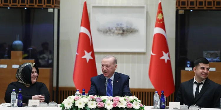Cumhurbaşkanı Erdoğan işçilerle bir araya geldi