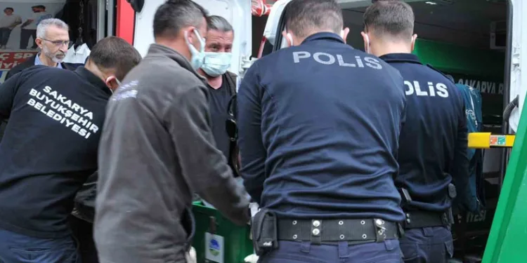 Apartmandan gelen kötü koku cesedi ortaya çıkardı