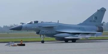 Pakistan, Hint savaş uçaklarını düşürdü