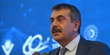 Eğitimde teknolojiye uyum vurgusu