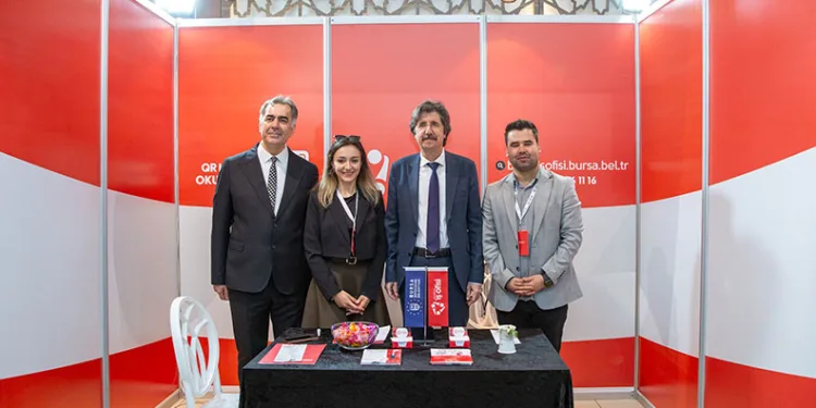 Bursa Büyükşehir, kariyer yolculuğunda gençlerin yanında