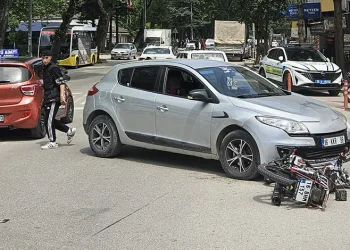 Bursa’da otomobille motosiklet çarpıştı: 1 yaralı