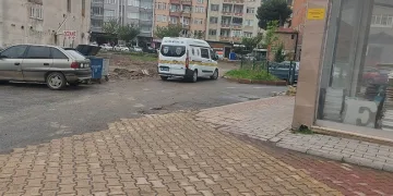 Yalnız yaşayan kadın 4. kattan düştü