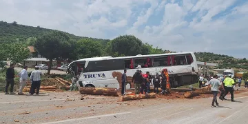 Çanakkale’de otobüs kazası: 8 ölü