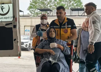 Bursa’da elini makineye kaptıran işçi yaralandı