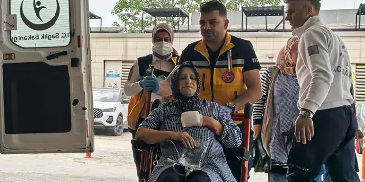 Bursa’da elini makineye kaptıran işçi yaralandı