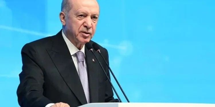 Erdoğan: Kimse yargı mercilerine parmak sallayamaz