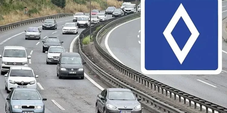 Yeni trafik levhası tanıtıldı