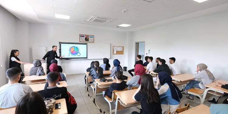 Bursa’da gençlere afet bilinci eğitimi