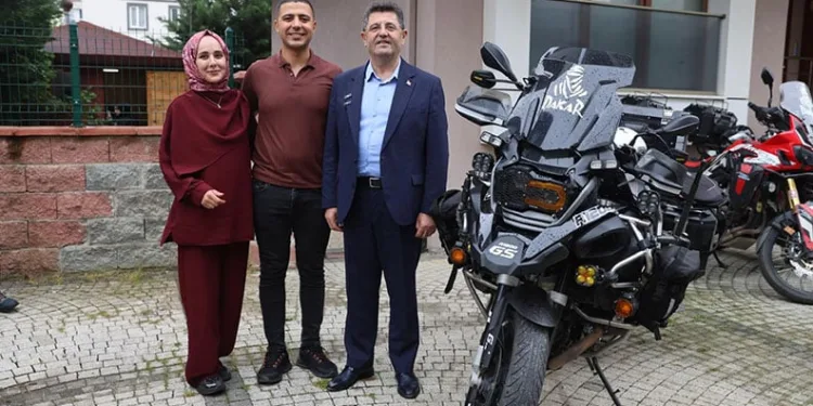 Motosikletle macera dolu Umre yolculuğu